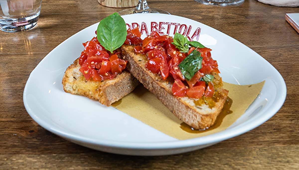 bruschetta al pomodoro datterino