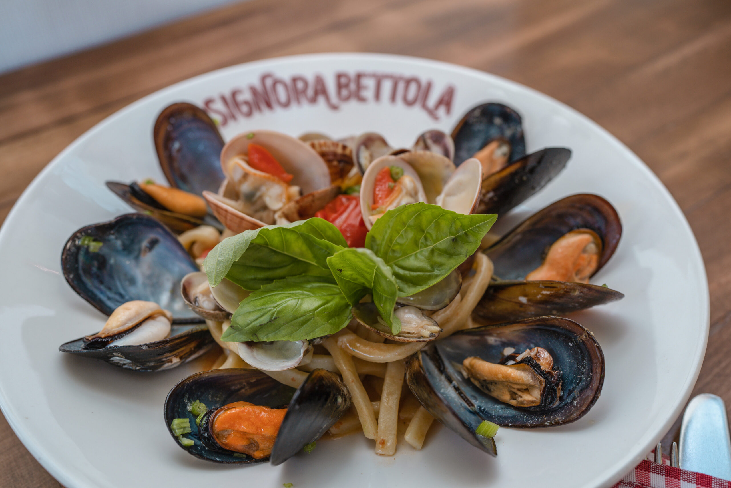 scialatielli ai frutti di mare signora bettola